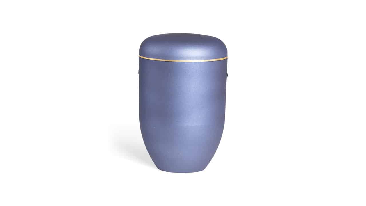 Urne Pludra B – blå urne med guldkant fra Fuglebjerg Kistefabrik | Kongevejens Bedemandsforretning | Kongevejens Bedemandsforretning Urne Pludra B i blå med guldkant – elegant og tidløs urne fra Fuglebjerg Kistefabrik hos Kongevejens Bedemandsforretning.